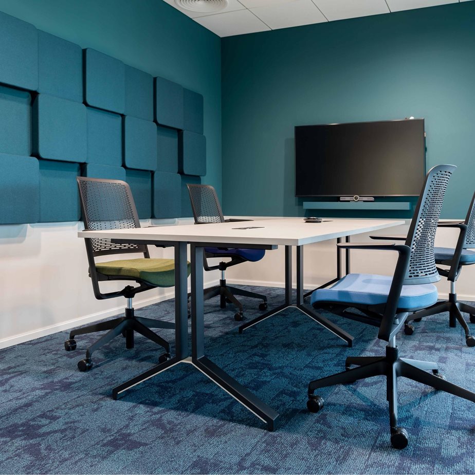 Заседателна маса - MeeThink Y